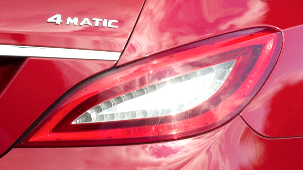Mercedes CLS Shooting Brake: Moderne Leuchteinheit hinten mit (Allrad-)Antriebsschriftzug. 