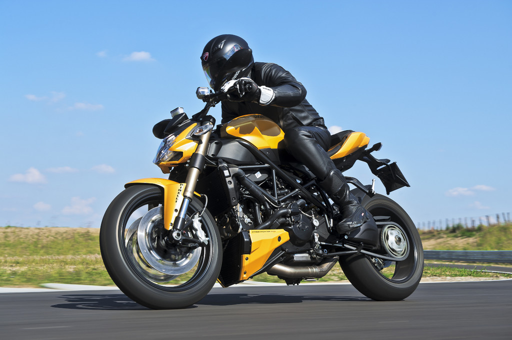 Mit Ducati dem Winter entfliehen