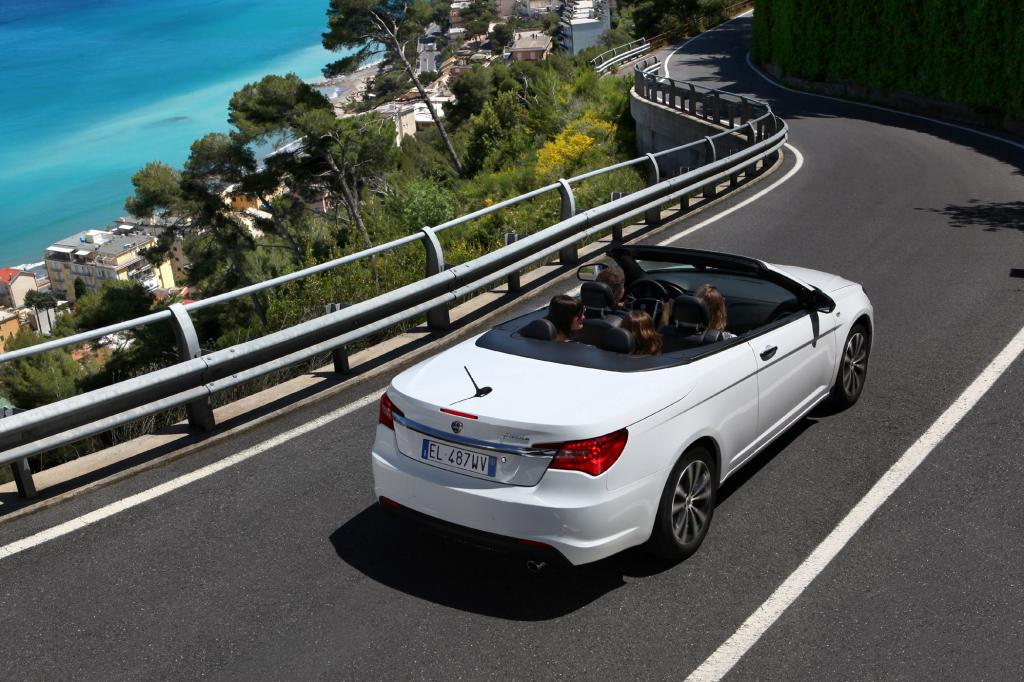 Mit dem Lancia Flavia treten die Italiener seit diesem Jahr auch auf dem Cabrio-Markt an