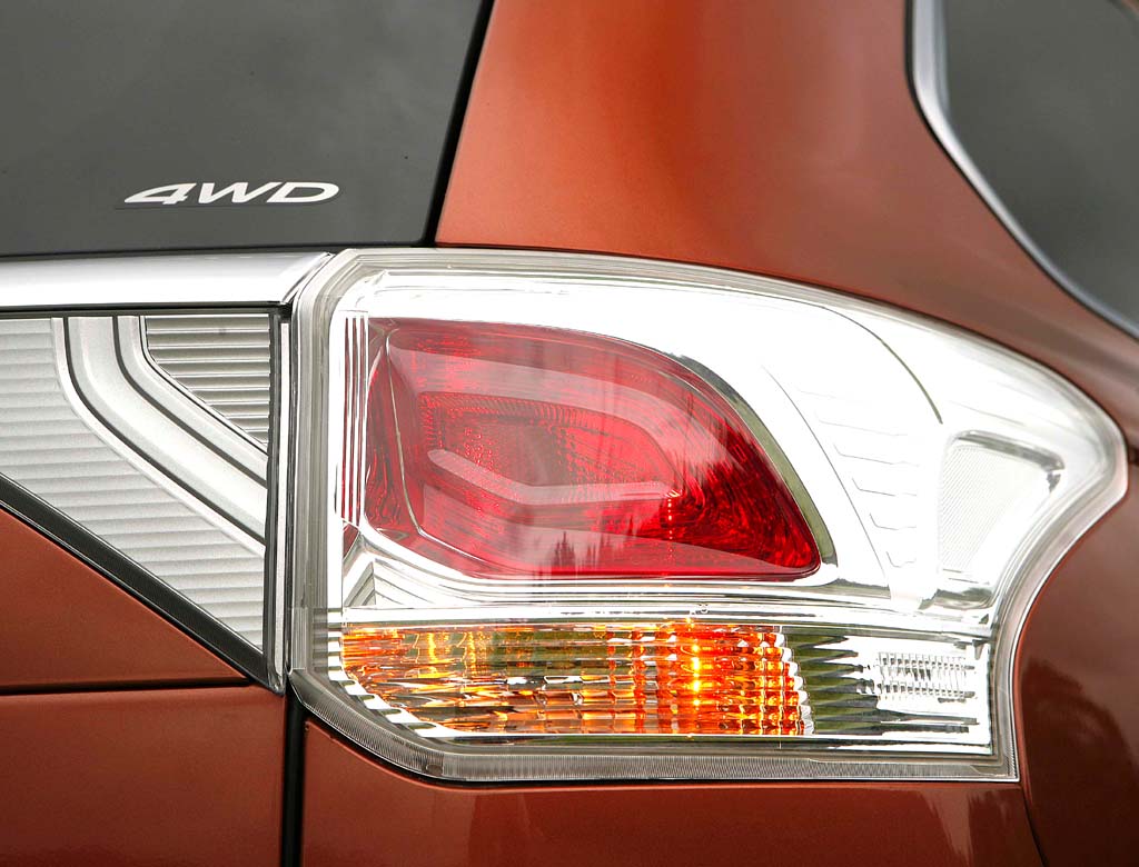 Mitsubishi Outlander: Moderne Leuchteinheit hinten, hier mit (Allrad-)Antriebsschriftzug. 