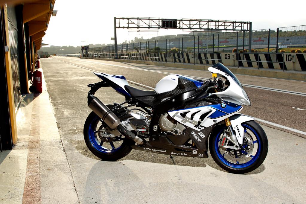 Motorrad: BMW HP4 - Renntechnik für die Straße