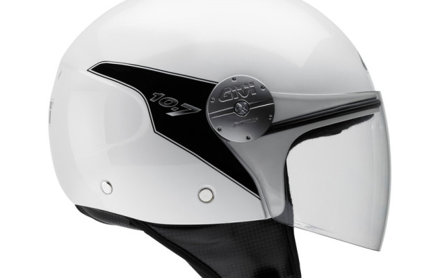 Neuer Givi-Helm für kleine Staufächer
