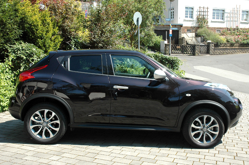 Nissan Juke: Und so sieht das ungewöhnliche Crossover-Modell von der Seite aus.