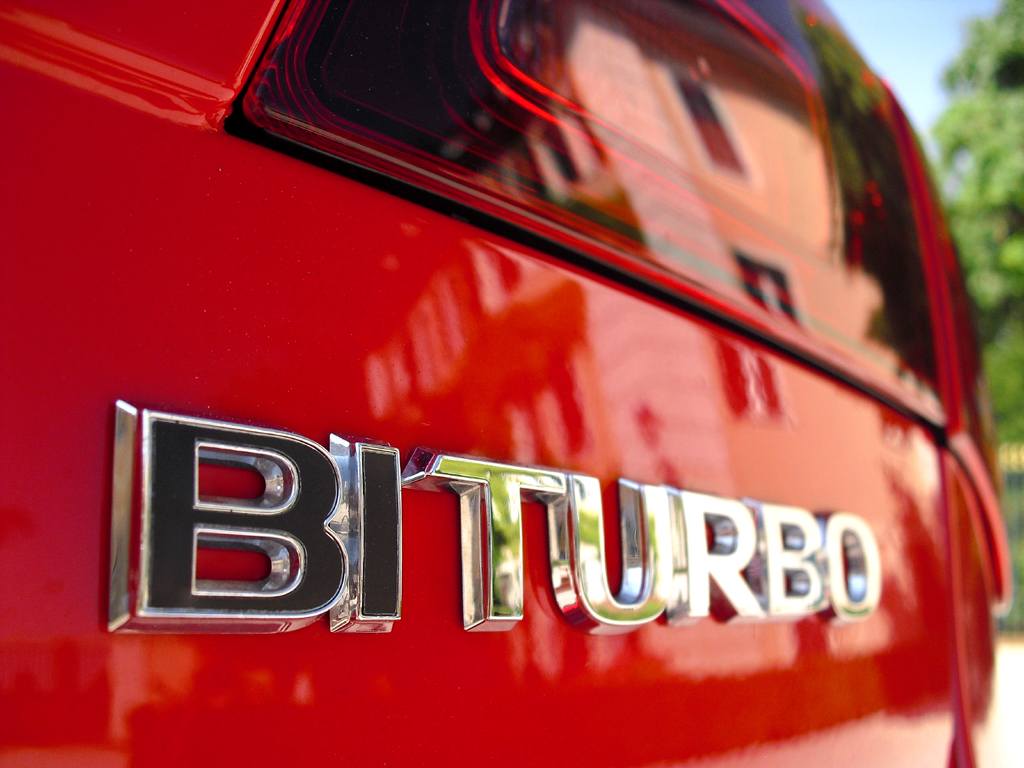 Opel Astra: ... als Biturbo noch eine sportlichere Figur.
