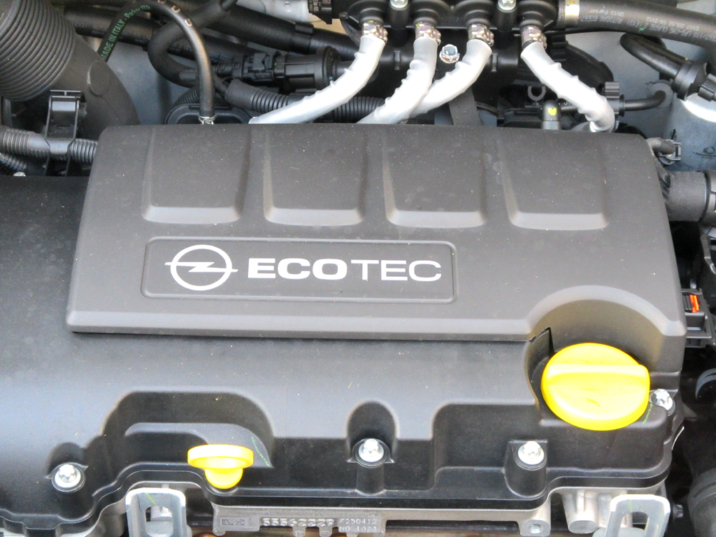Opel Corsa LPG: Blick unter die Haube auf den 1,2-Liter-Ecoflex-Vierzylinder. 