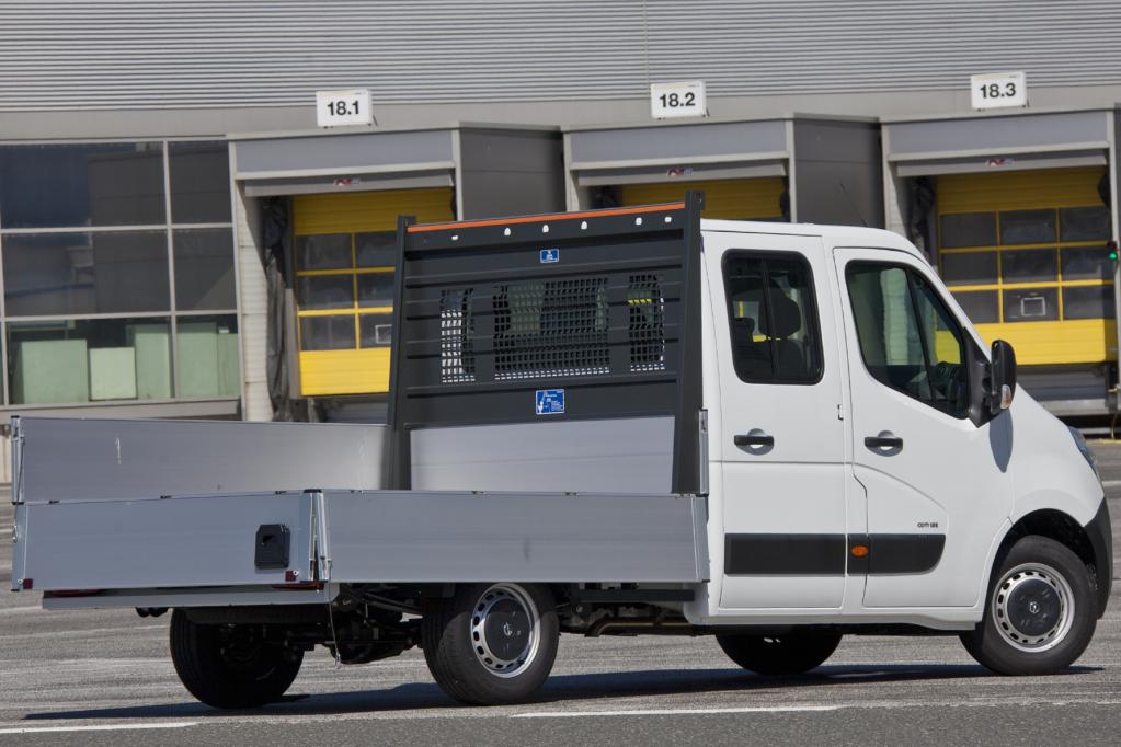 Opel mit variantenreicher Transporterpalette auf der IAA Nutzfahrzeuge
