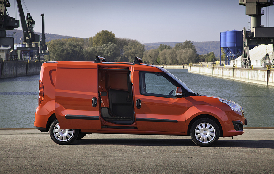 Opel mit variantenreicher Transporterpalette auf der IAA Nutzfahrzeuge