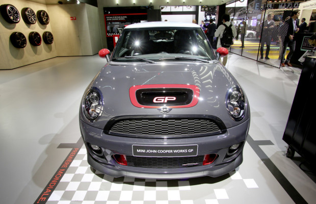 Paris 2012: 2000 Mini sind 242 km/h schnell