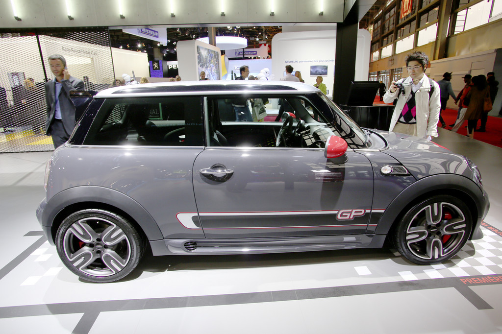 Paris 2012: 2000 Mini sind 242 km/h schnell