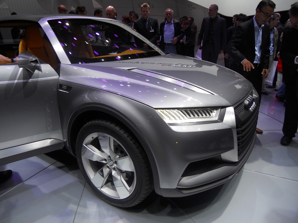 Paris 2012: Audi überrascht mit Crosslane Coupé