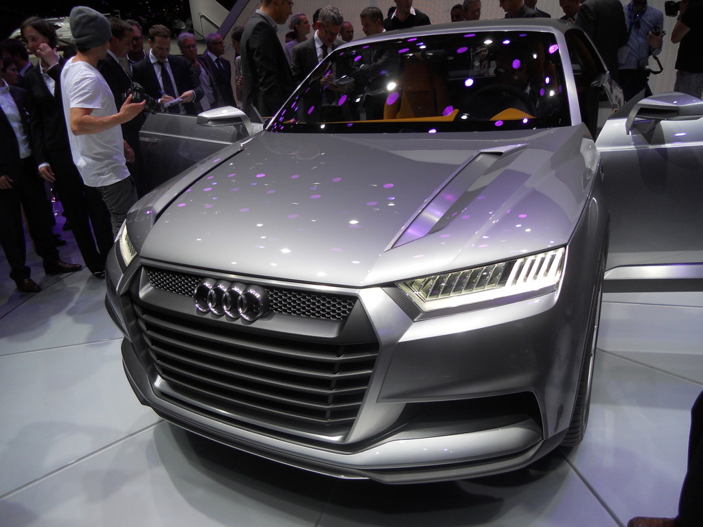 Paris 2012: Audi überrascht mit Crosslane Coupé
