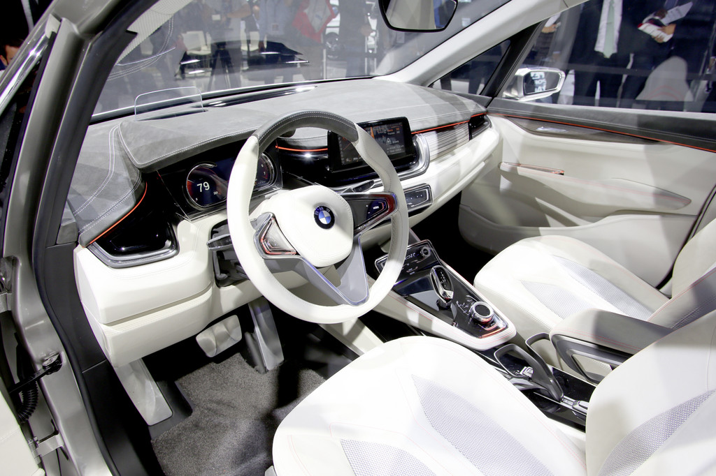 Paris 2012: BMW Concept Active Tourer 