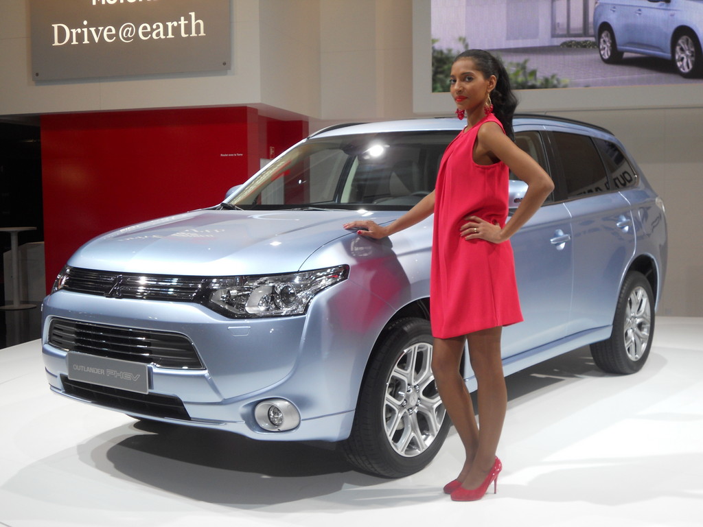 Paris 2012: Der Mitsubishi Outlander kann bald auch elektrisch