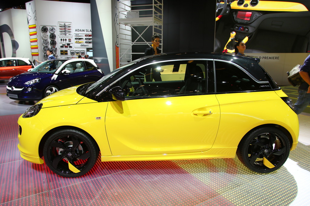 Paris 2012: Der Opel Adam steht für nahezu unbegrenzte Vielfalt