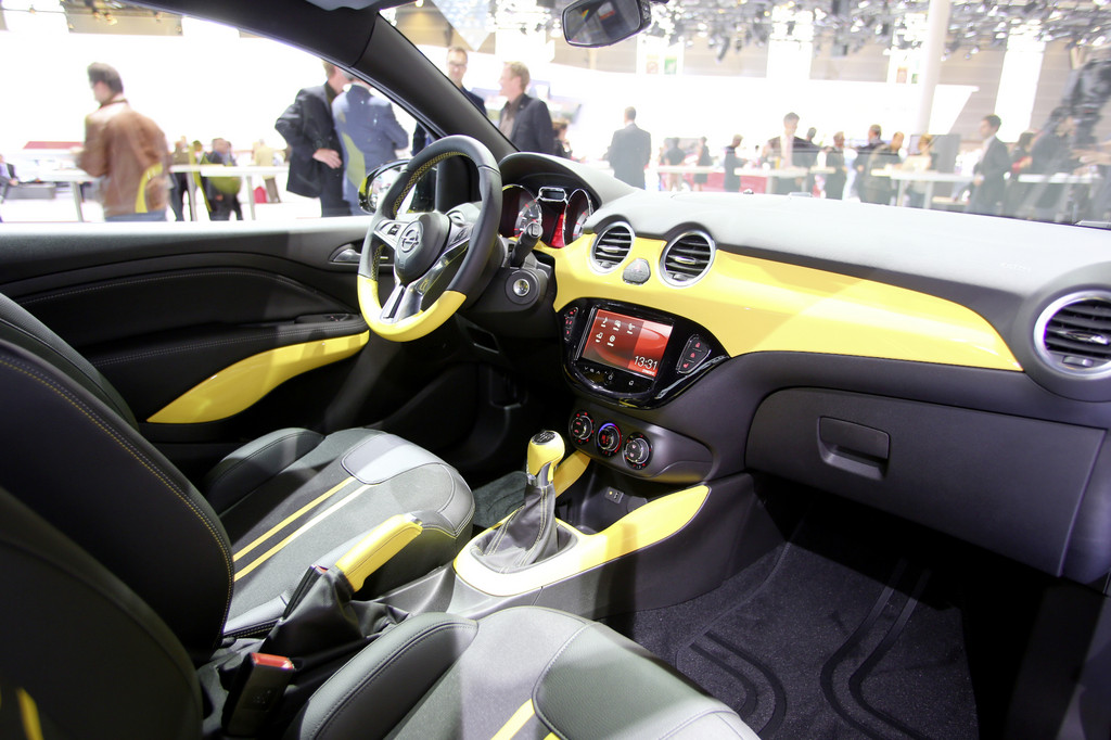 Paris 2012: Der Opel Adam steht für nahezu unbegrenzte Vielfalt