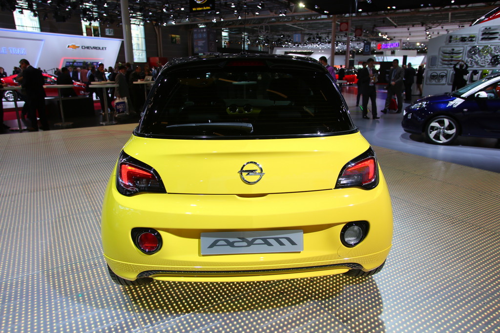 Paris 2012: Der Opel Adam steht für nahezu unbegrenzte Vielfalt
