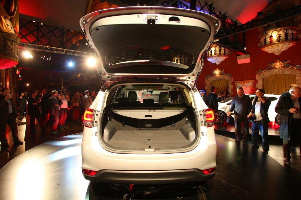 Paris 2012: Kia Carens geht in die dritte Runde