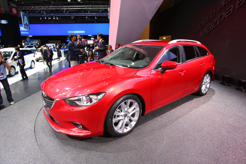 Paris 2012: Mazda6 Kombi kürzer als die Limousine