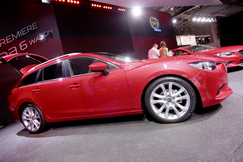 Paris 2012: Mazda6 Kombi kürzer als die Limousine