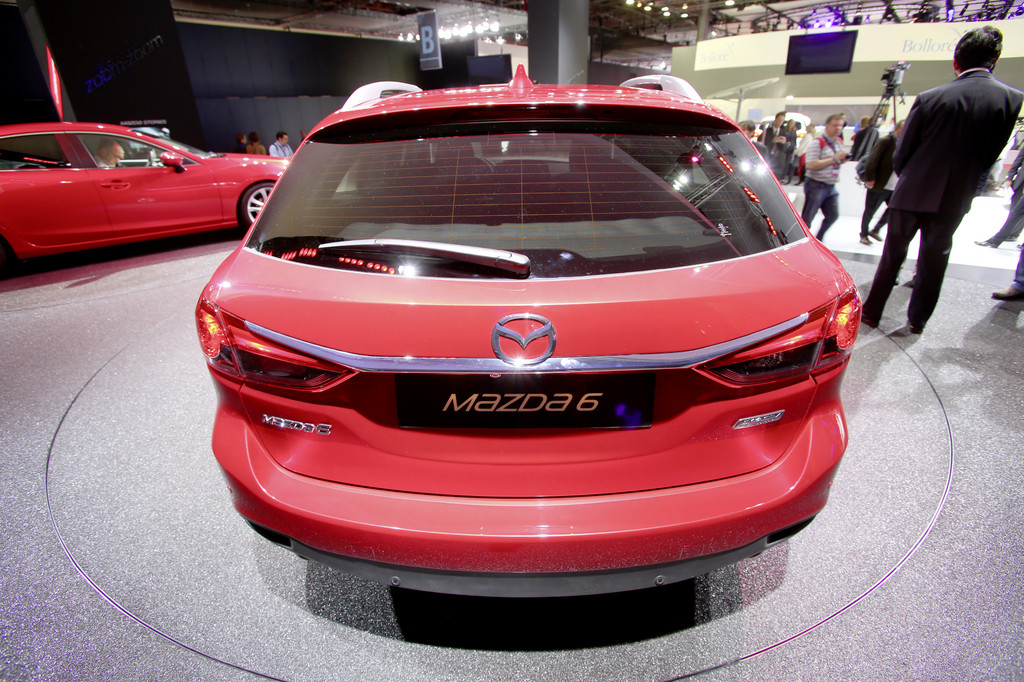 Paris 2012: Mazda6 Kombi kürzer als die Limousine