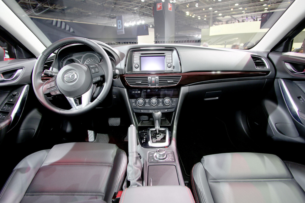 Paris 2012: Mazda6 Kombi kürzer als die Limousine