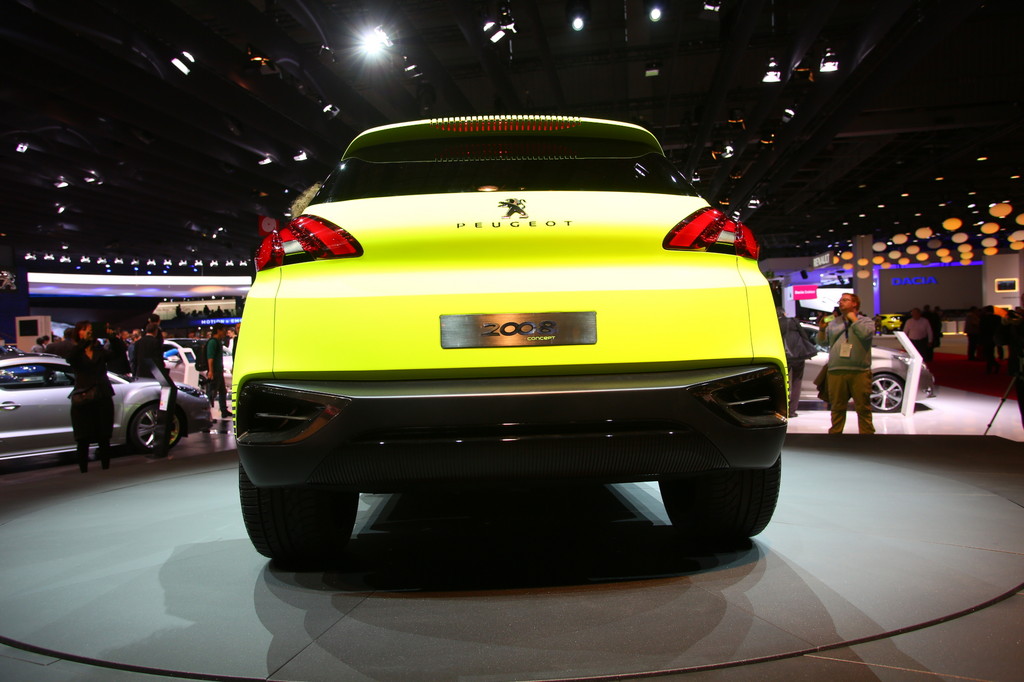 Paris 2012: Peugeot stellt Crossover 2008 Concept vor