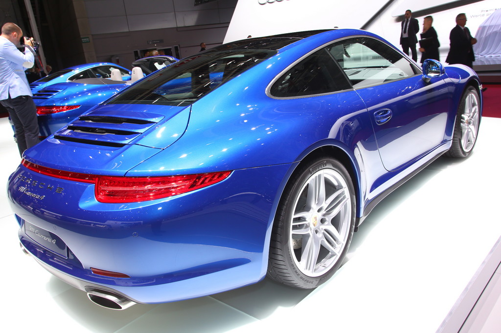 Paris 2012: Porsche entwickelt Allradantrieb für den Carrera weiter