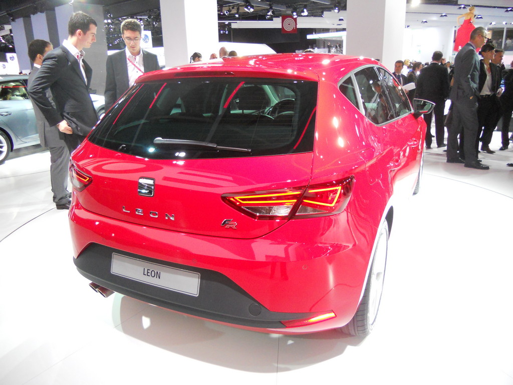 Paris 2012: Seat präsentiert komplett neuen Leon