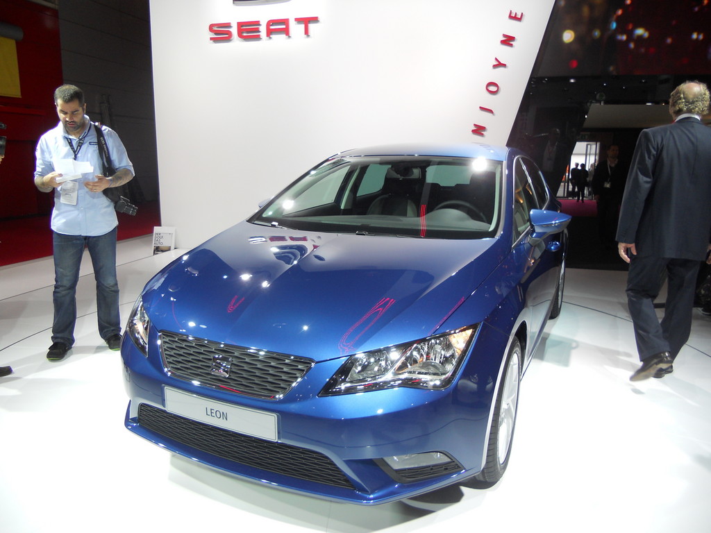 Paris 2012: Seat präsentiert komplett neuen Leon