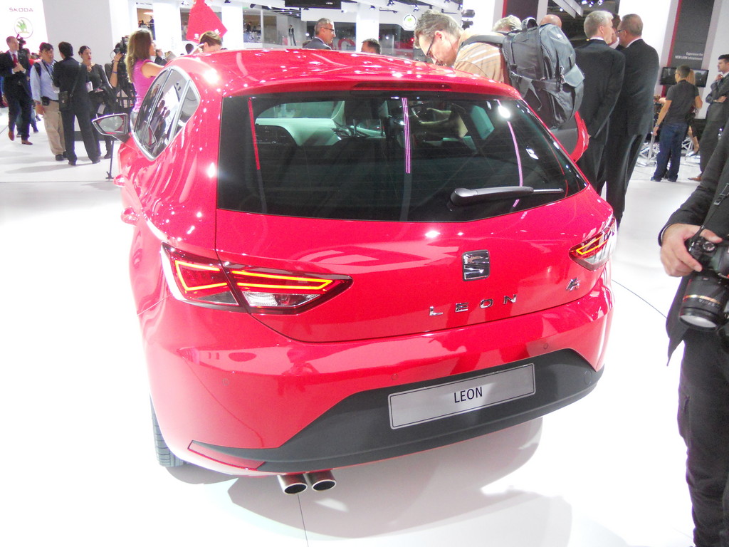 Paris 2012: Seat präsentiert komplett neuen Leon