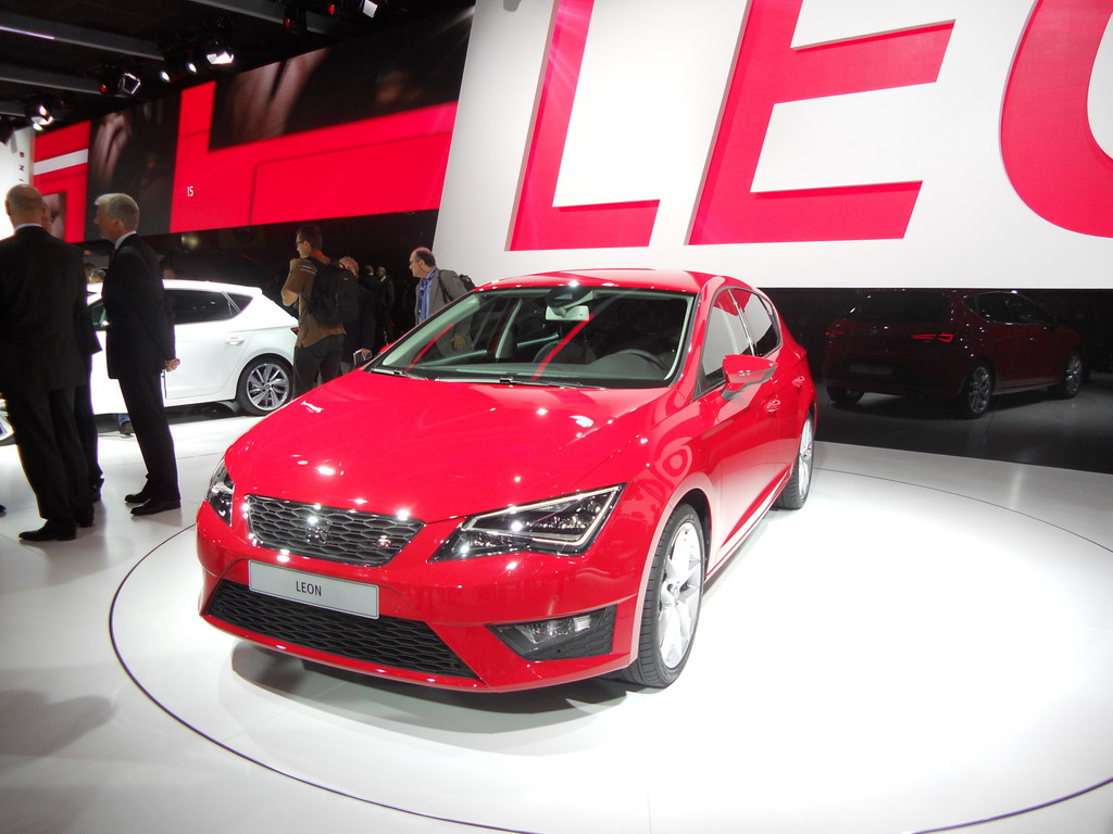 Paris 2012: Seat präsentiert komplett neuen Leon