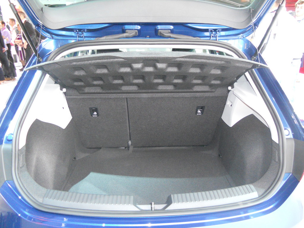Paris 2012: Seat präsentiert komplett neuen Leon