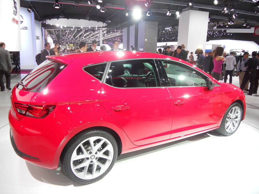 Paris 2012: Seat präsentiert komplett neuen Leon