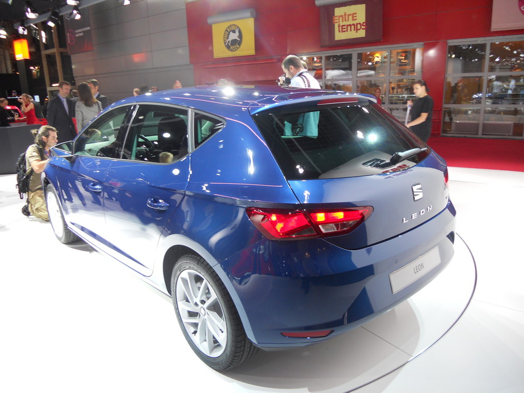Paris 2012: Seat präsentiert komplett neuen Leon