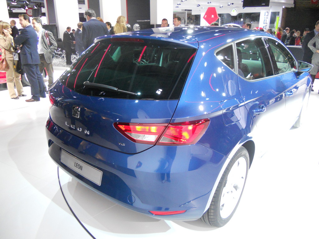 Paris 2012: Seat präsentiert komplett neuen Leon