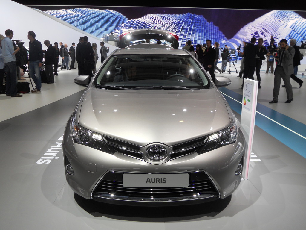 Paris 2012: Toyota Auris in dreifacher Ausführung
