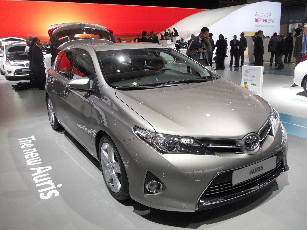 Paris 2012: Toyota Auris in dreifacher Ausführung