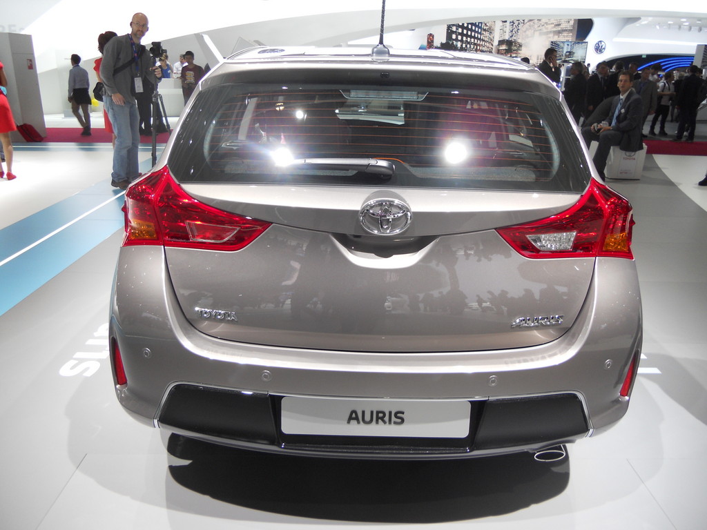 Paris 2012: Toyota Auris in dreifacher Ausführung