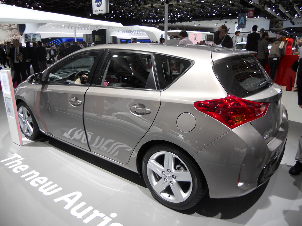 Paris 2012: Toyota Auris in dreifacher Ausführung