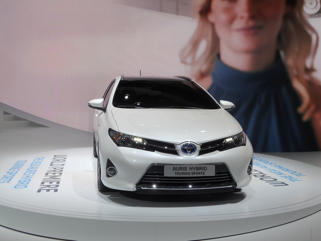 Paris 2012: Toyota Auris in dreifacher Ausführung