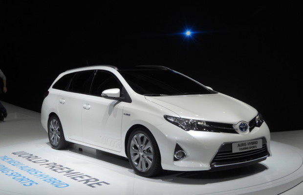 Paris 2012: Toyota Auris in dreifacher Ausführung