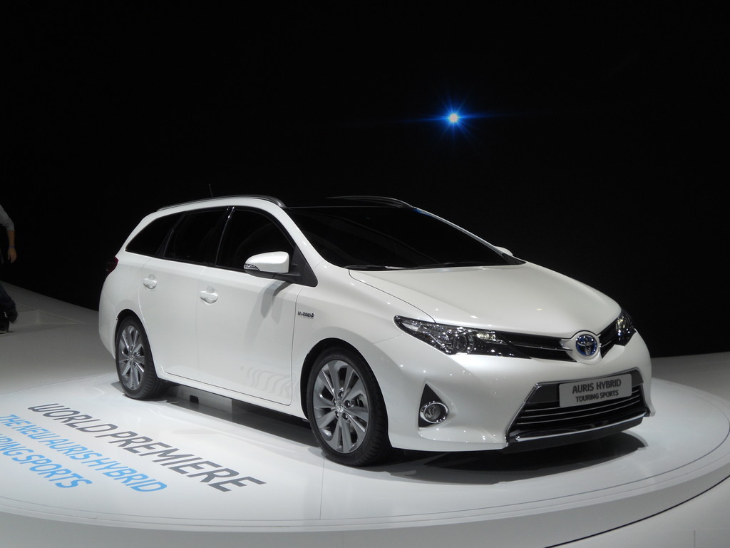 Paris 2012: Toyota Auris in dreifacher Ausführung