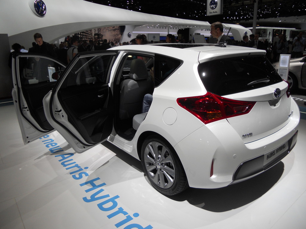 Paris 2012: Toyota Auris in dreifacher Ausführung