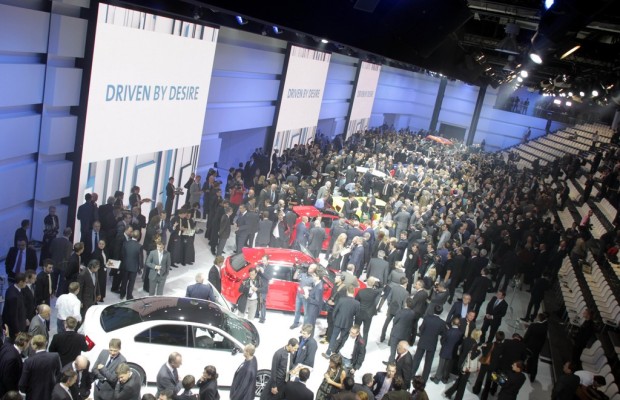 Paris 2012: Volkswagen lud schon am Vorabend zur Schau ein