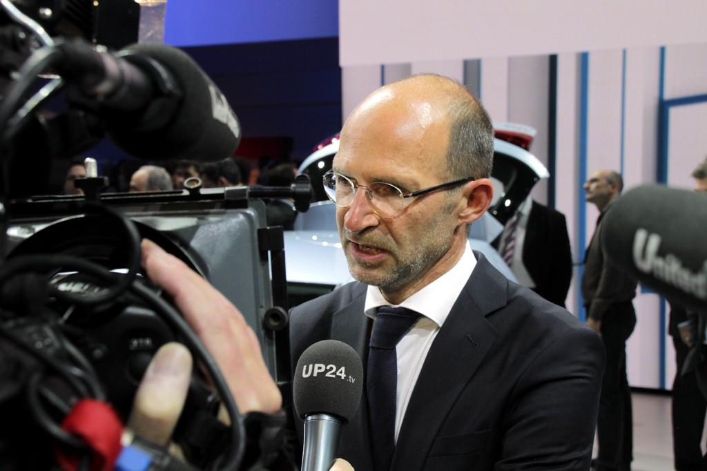 Paris 2012: Volkswagen lud schon am Vorabend zur Schau ein