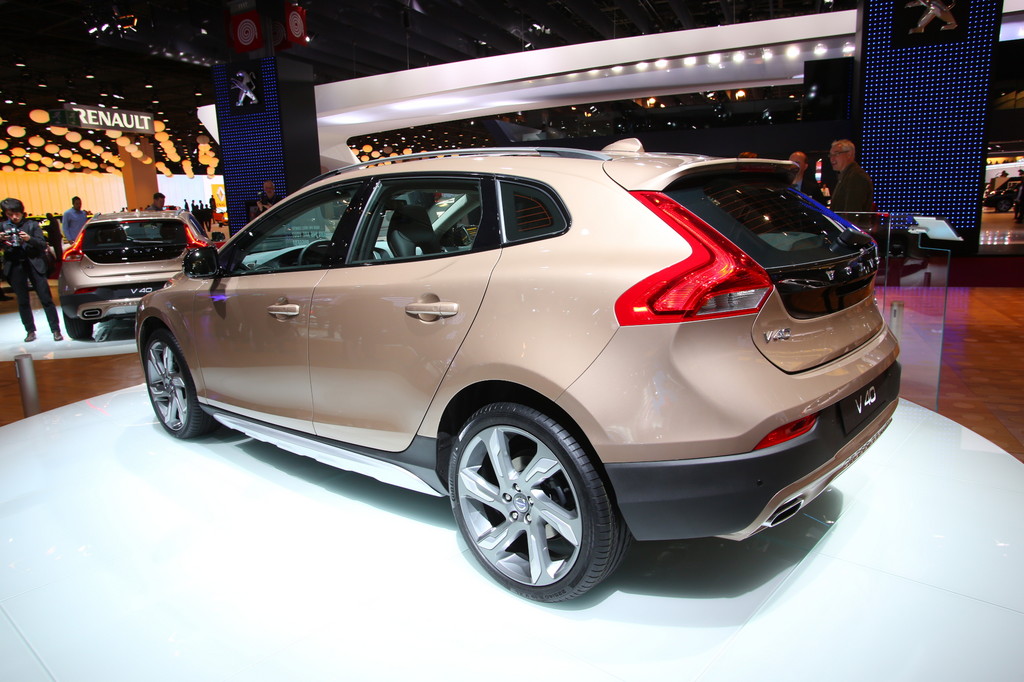 Paris 2012: Volvo zeigt den V40 Cross Country