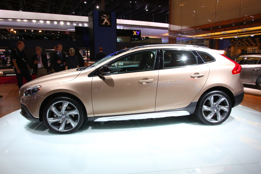 Paris 2012: Volvo zeigt den V40 Cross Country