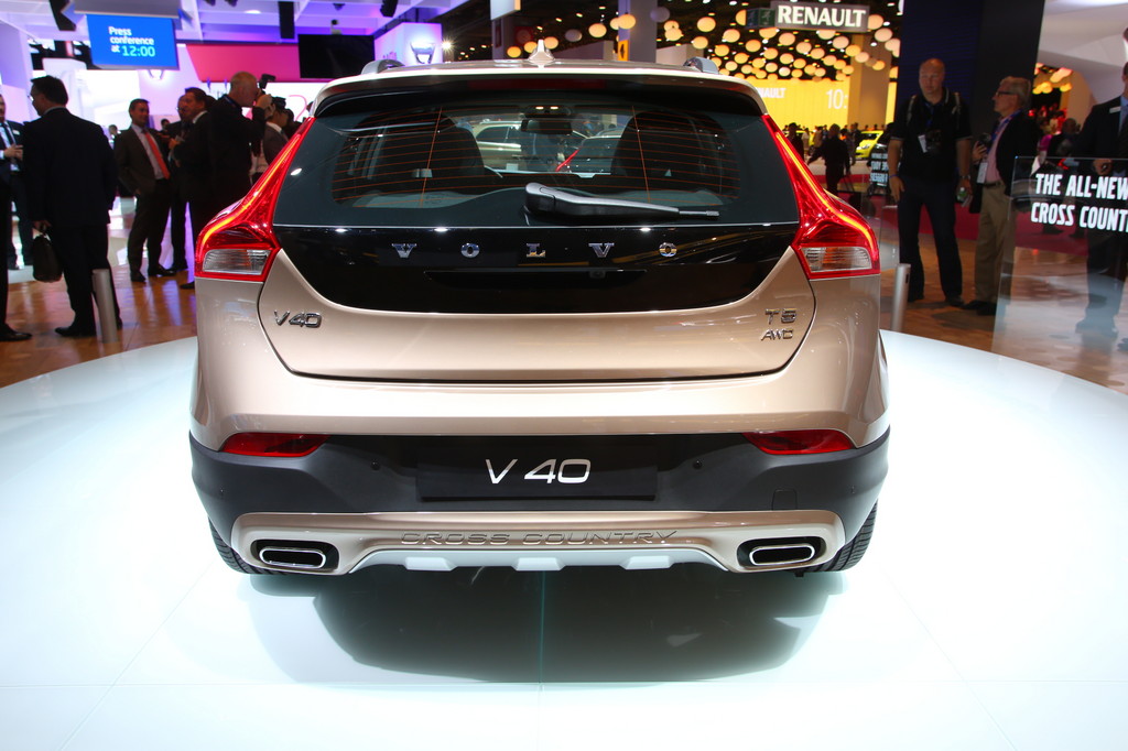 Paris 2012: Volvo zeigt den V40 Cross Country