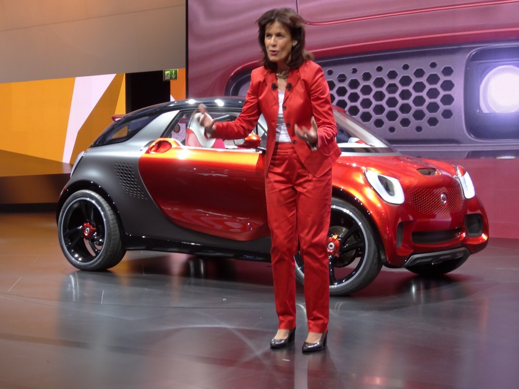 Paris 2012: Zetsche ruft 2013 zum Jahr der A-Klasse aus