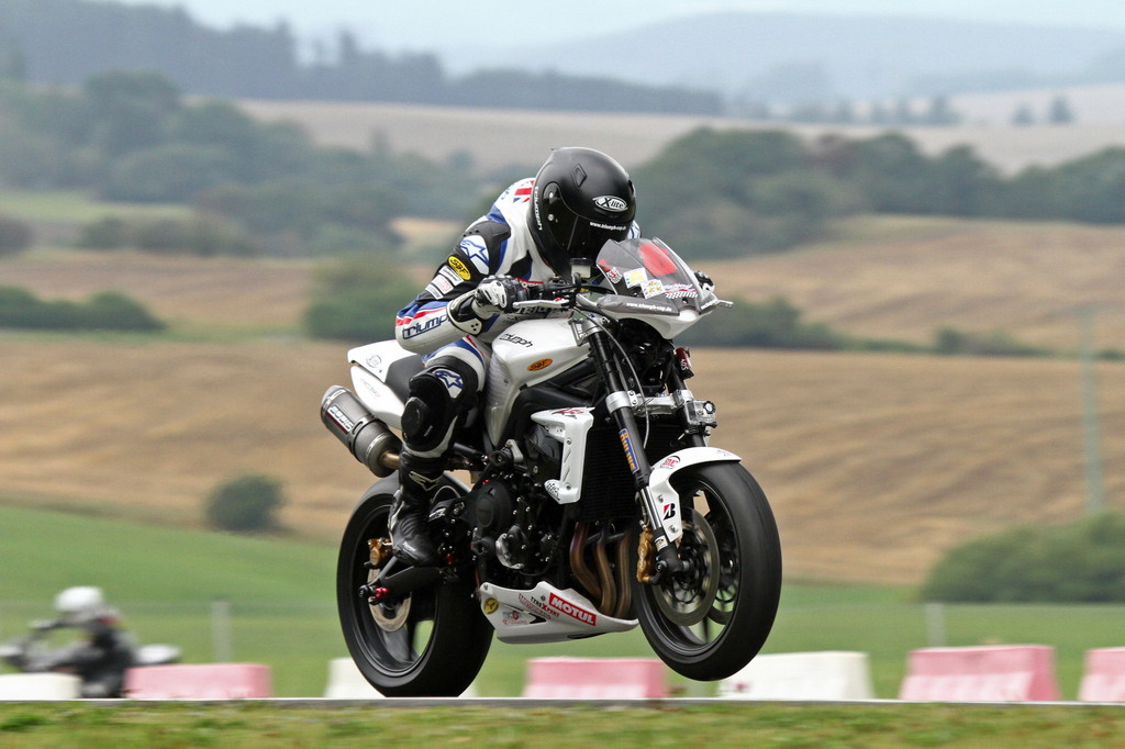 René Schmidt gewinnt Triumph-Street-Triple-Cup